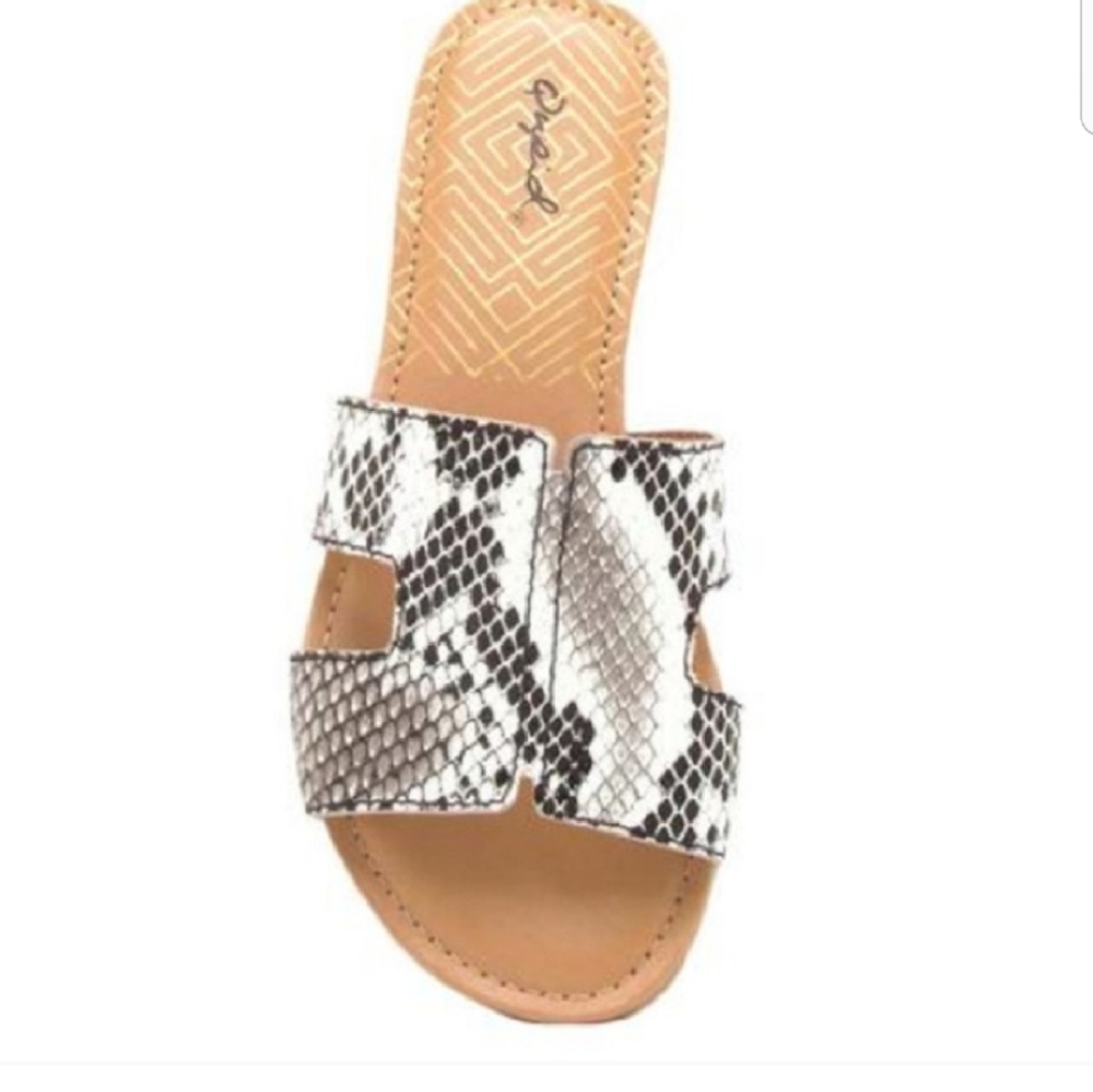 🎊🎉HOST PICK🎉🎊 Tory Snake Slide - Picture 2 of 4